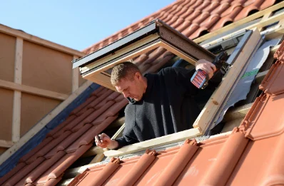 Pose de fenêtres de toit Velux à Chapelle-Fleurigné